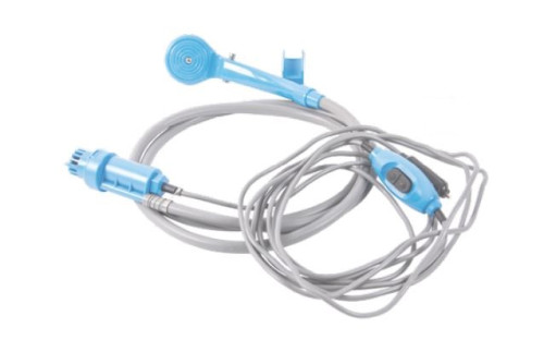 Mobilní cestovní sprcha do auta